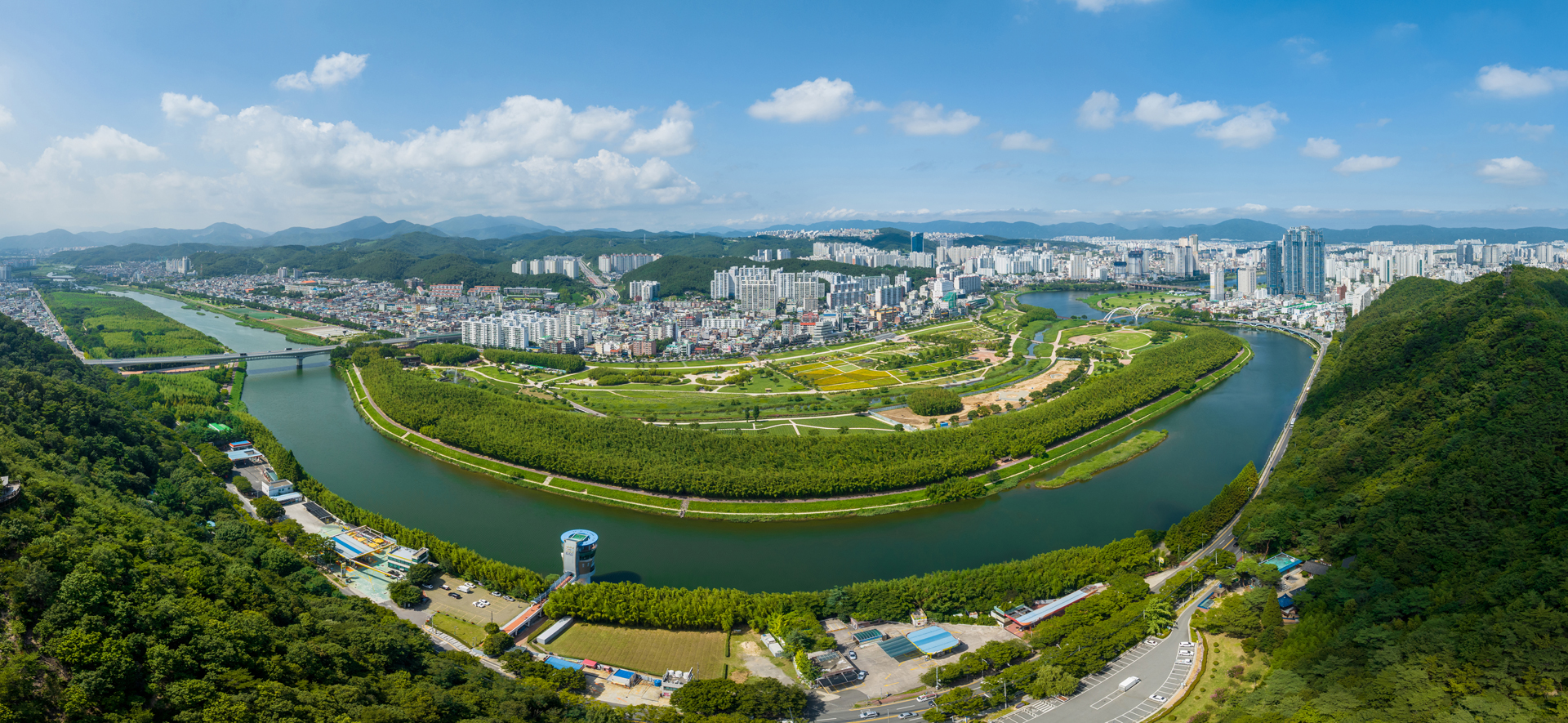 울산 도심을 가로지르는 태화강 사진